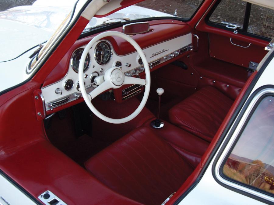 Интерьер Mercedes-Benz 300 SL 1955 года  (фото 152 из 233)
